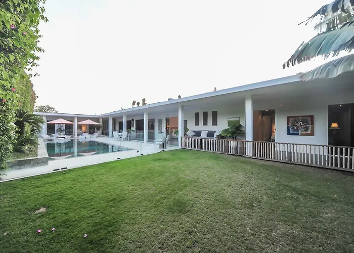 Casa Priya Petitenget Seminyak 